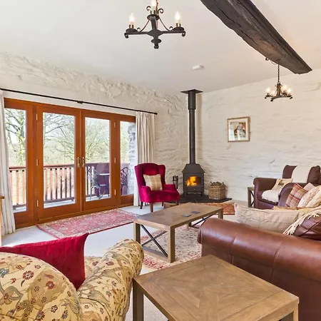 Charcoal House 別荘