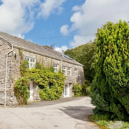 Charcoal House 別荘 *