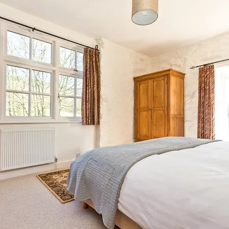 Charcoal House * コニストン